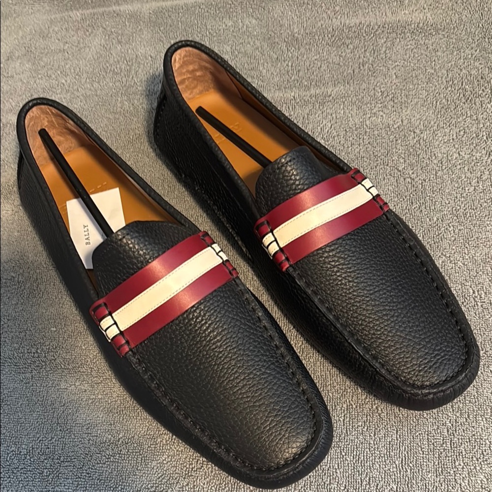 Bally Black and Burgundy Loaf